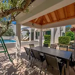 Sea Flower Beachfront Villa Sevid