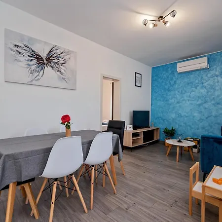 Sea Flower Beachfront Villa *