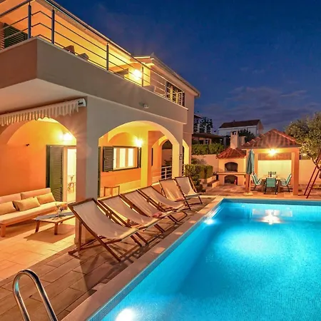 Villa Sea Flower Beachfront