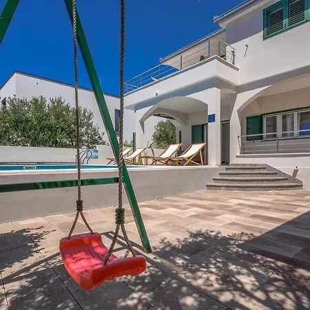 Sea Flower Beachfront *