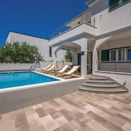 Sea Flower Beachfront