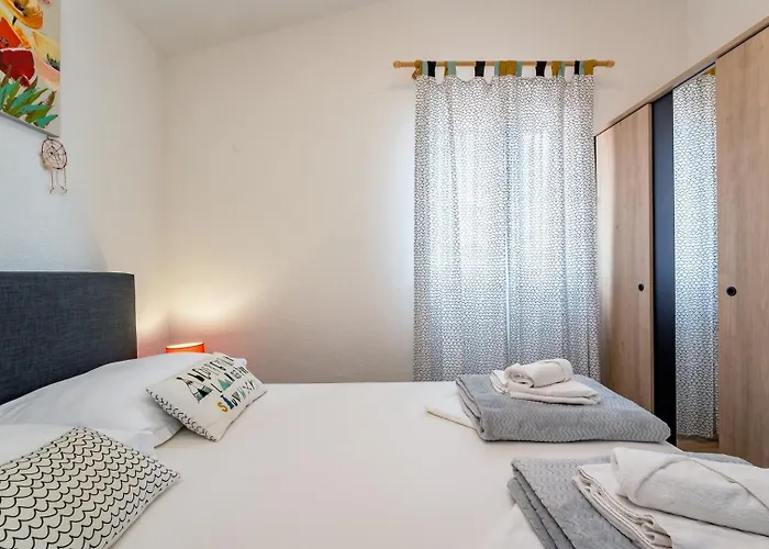 Sea Flower Beachfront וילה סביד