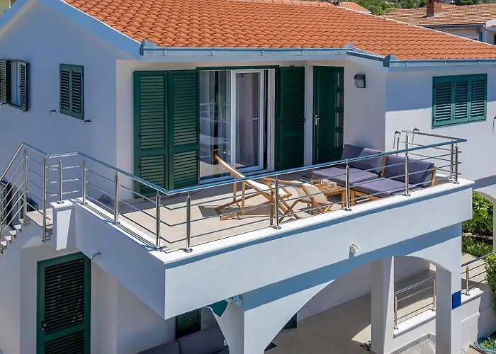 Sea Flower Beachfront וילה *