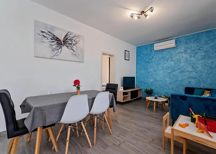 Sea Flower Beachfront וילה *