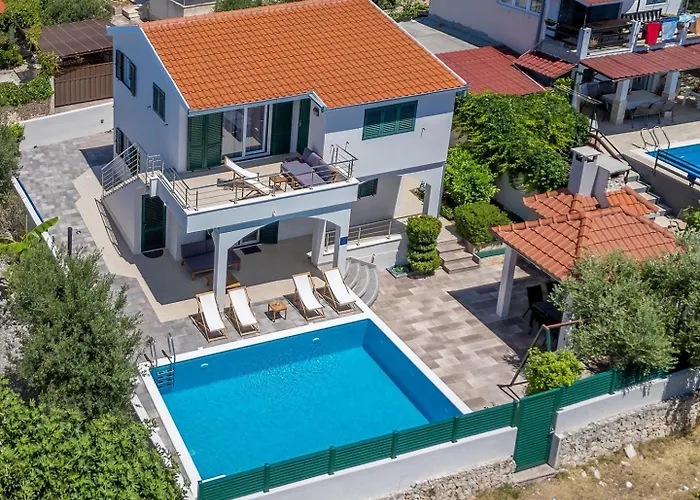 Sea Flower Beachfront וילה סביד